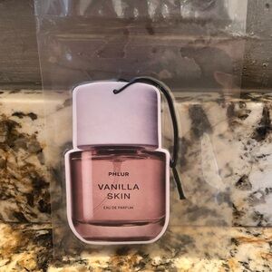 Phlur Vanilla Skin Car Freshie Luxury Sealed Hanging Air Freshener